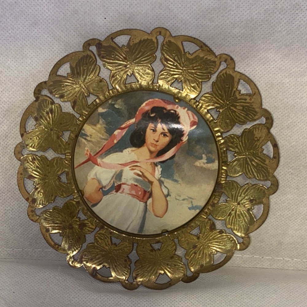 Vintage Brass Butterfly 6" Round Decorative Frame Made In England